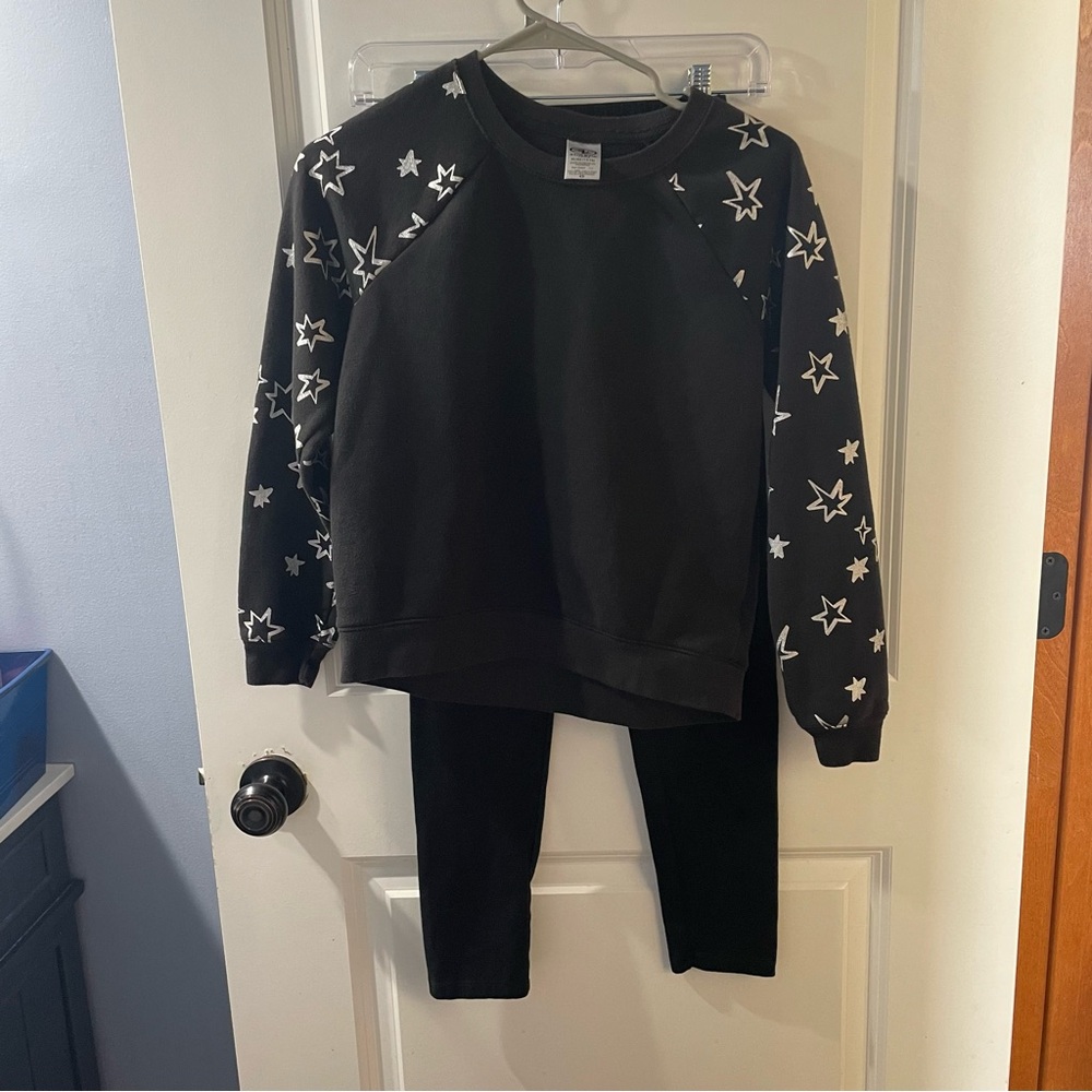 Athletic Works Black Star Sweatshirt & Cat & Jack Leggings